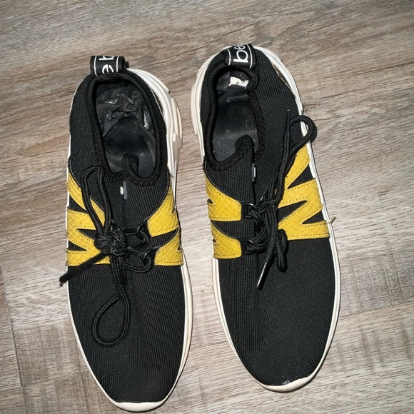 bebe Women's Leylan Sneaker, Black/Yellow, Size 8.5 - Picture 4 of 5